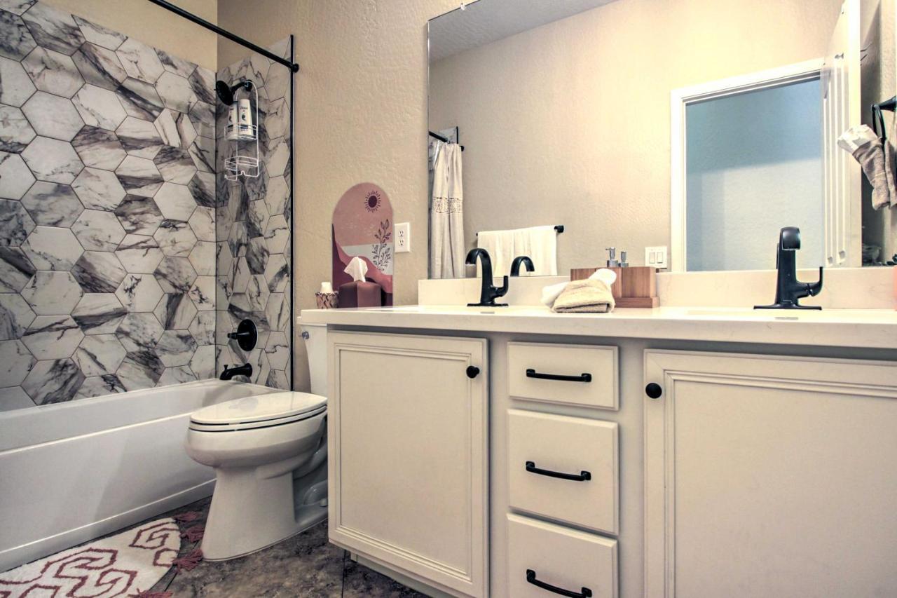 Family-Friendly Goodyear Home With Private Pool Luaran gambar
